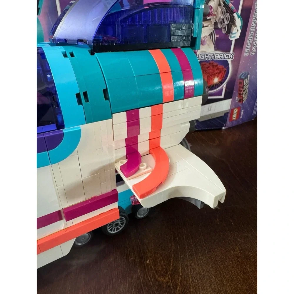 LEGO Movie 2 Pop-Up Party Bus 70828 Complete Set w/Minifigures & Box - No Manual